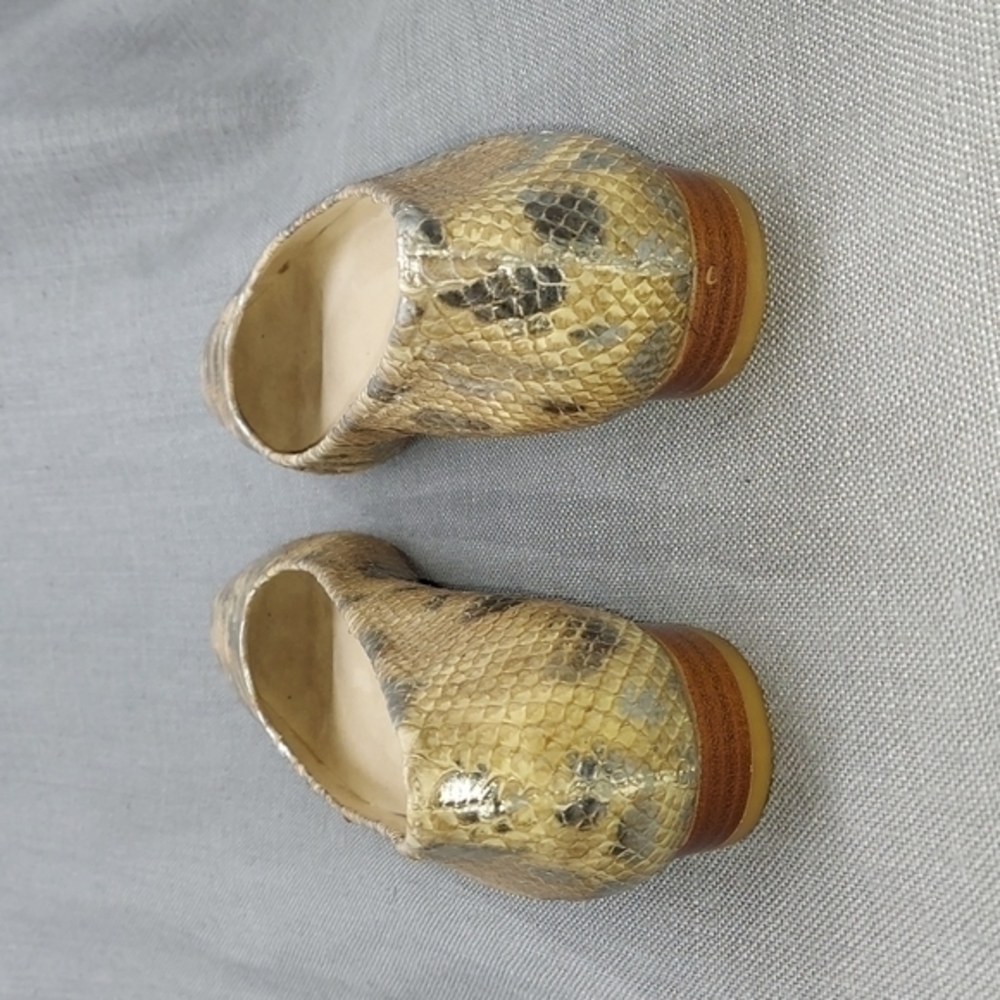 Stuart Weitzman Snake Skin Design Square Nose Poi… - image 4